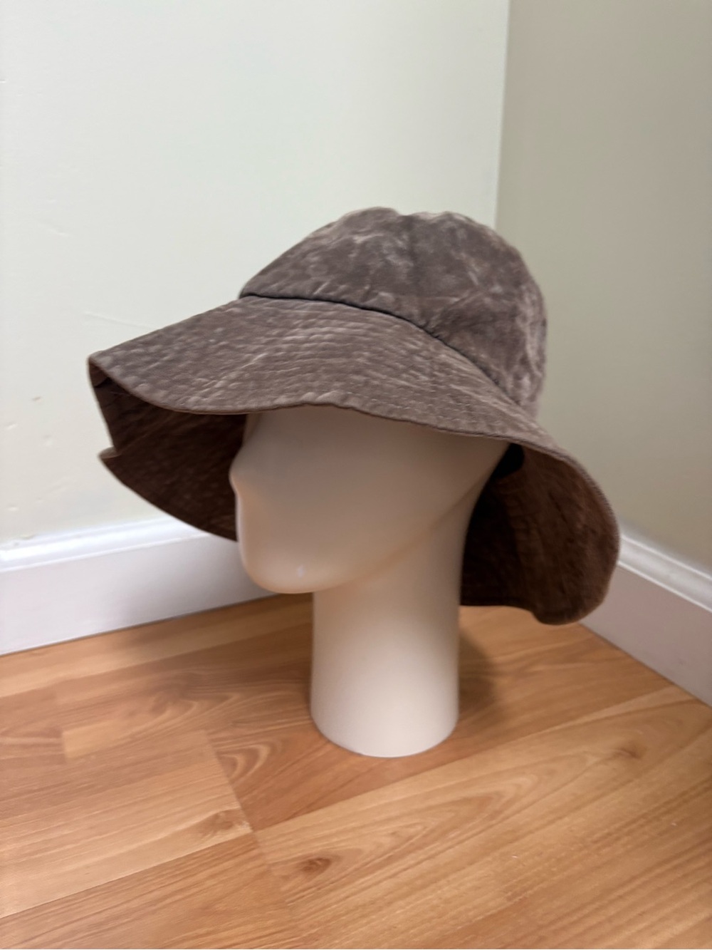 Vintage Bernard Women's Wide-Brim Bucket Hat Made in Italy